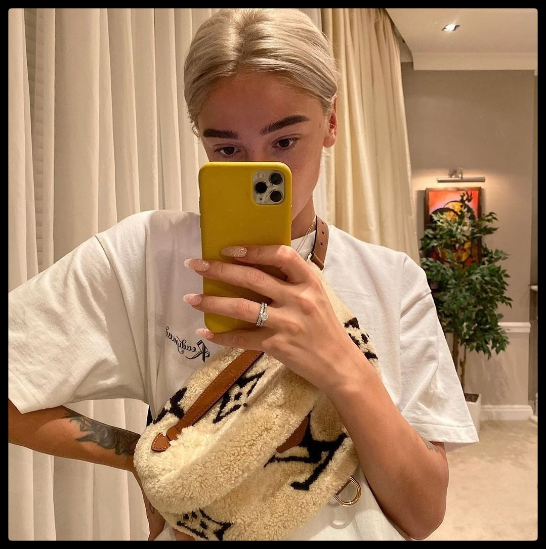 Источник: @_agentgirl_