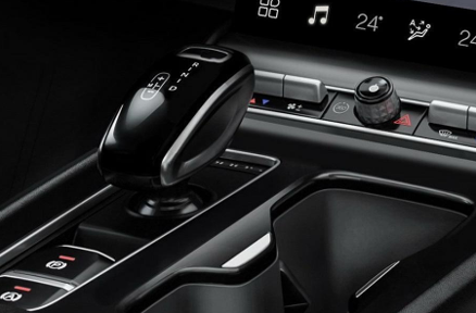 Удивительная роботизированная коробка передач, внешний вид кроссовера Qoros 7. Листайте фото!