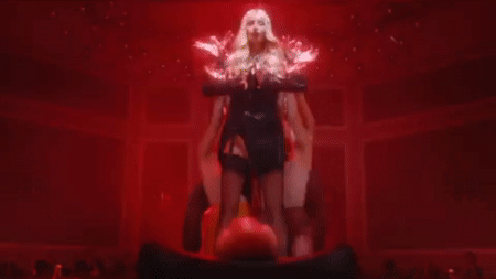 Светлана Лобода в клипе Boom Boom (источник - youtube.com/watch?v=aOZqcIRttf8)