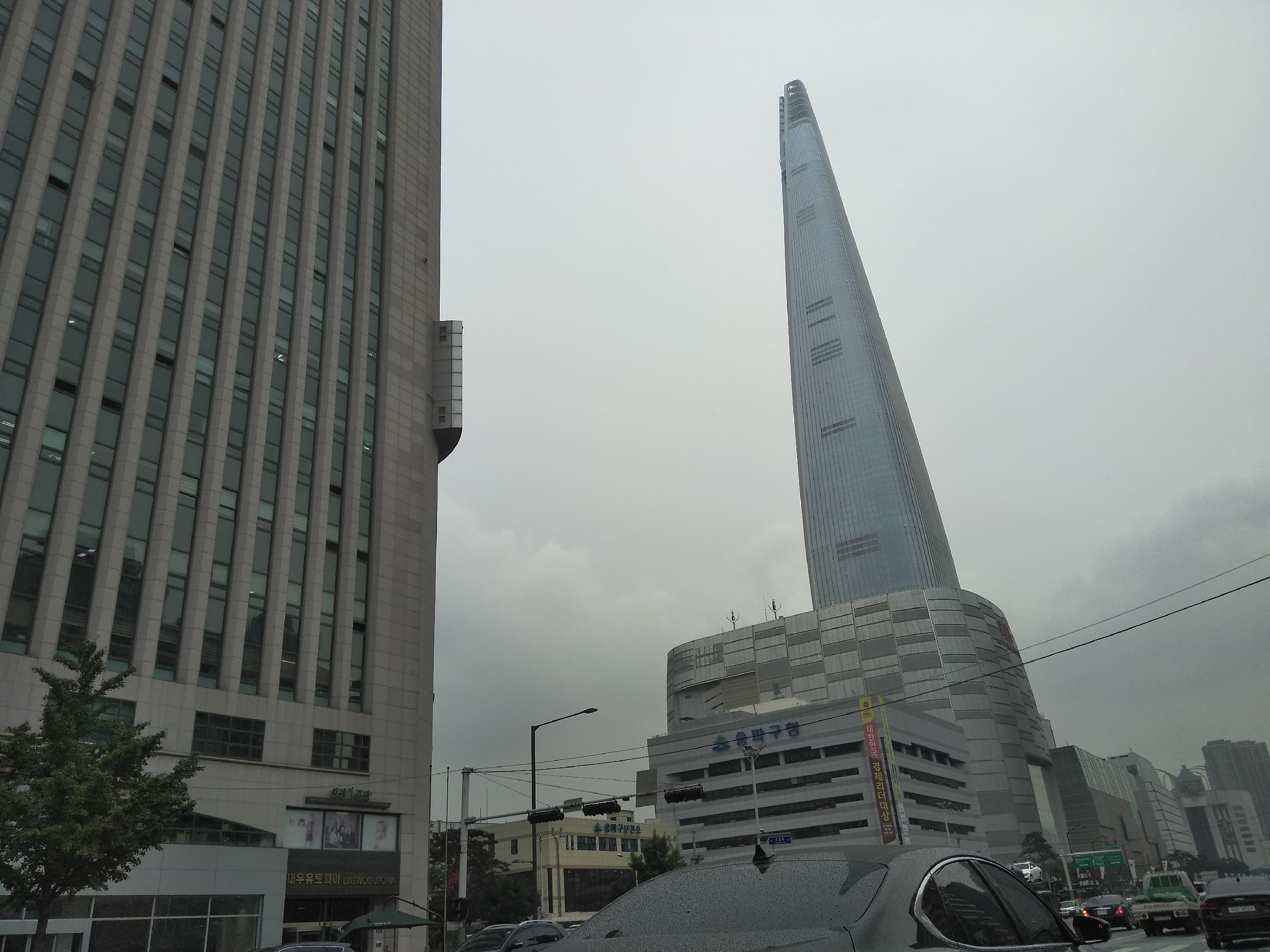 Самый высокий небоскрёб в Южной Корее Lotte World Tower — 123 этажа