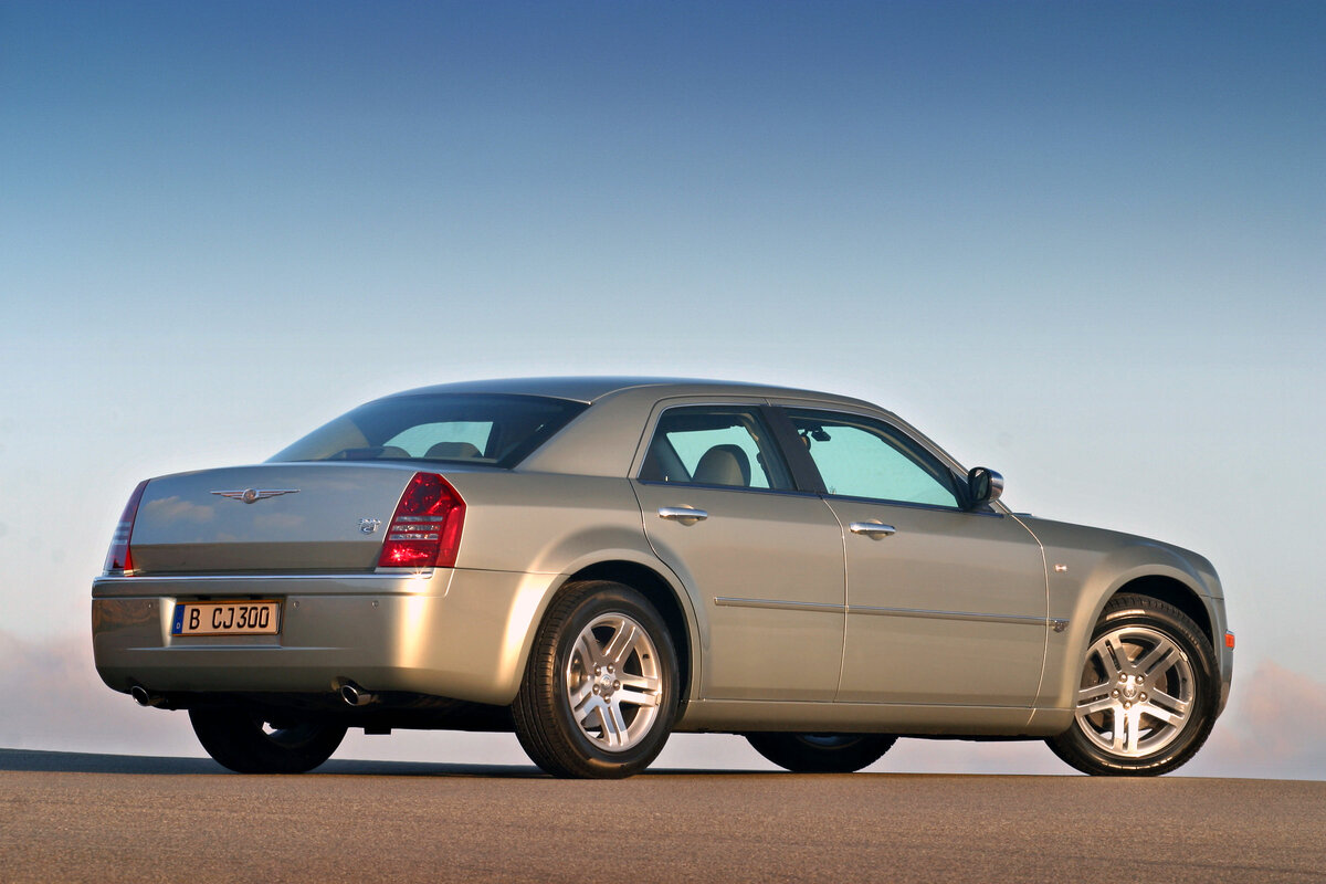 Chrysler 300C. Источник иллюстрации - Яндекс.Картинки