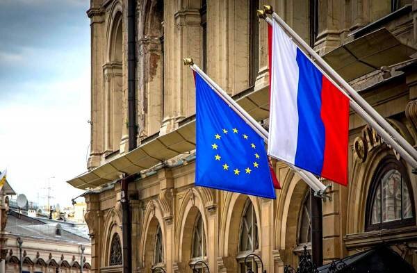 Франция – любители поучать другие страны и вставать на сторону оппозиции, когда где-то случаются народные волнения