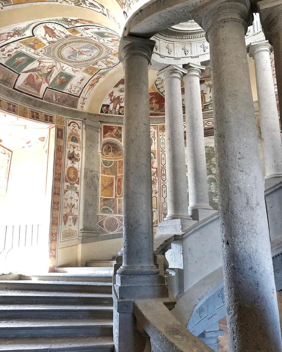 ДВОРЕЦ ФАРНЕЗЕ В КАПРАРОЛЕ | Анна Синица - Рим и Италия | Дзен