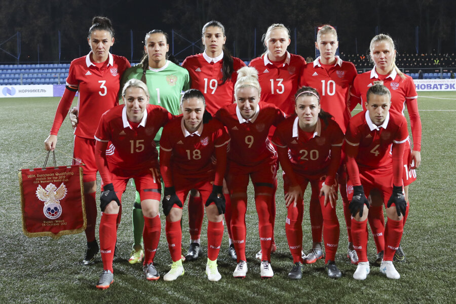 Женская сборная по футболу, фото из открытых источников