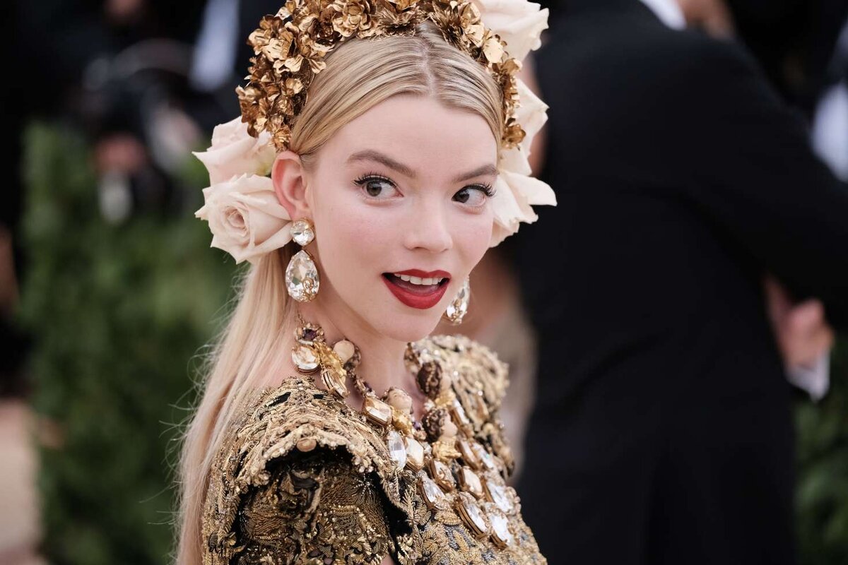  Аня Тейлор-Джой, актриса сериала "Гамбит Королевы". Источник фото: gotceleb.com