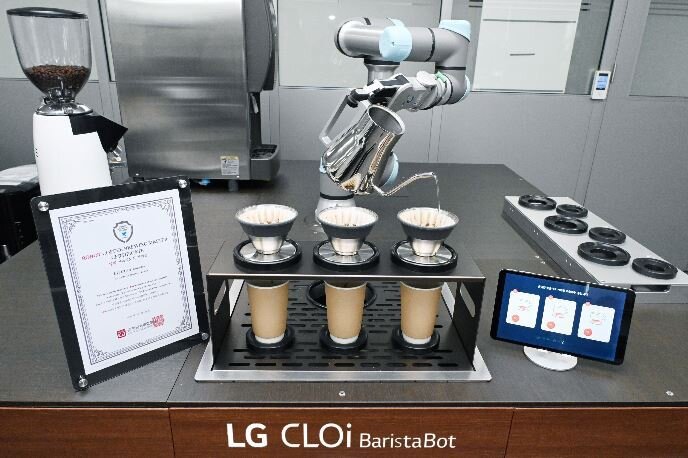 CLOi BaristaBot от LG Electronics (LG Electronics)
