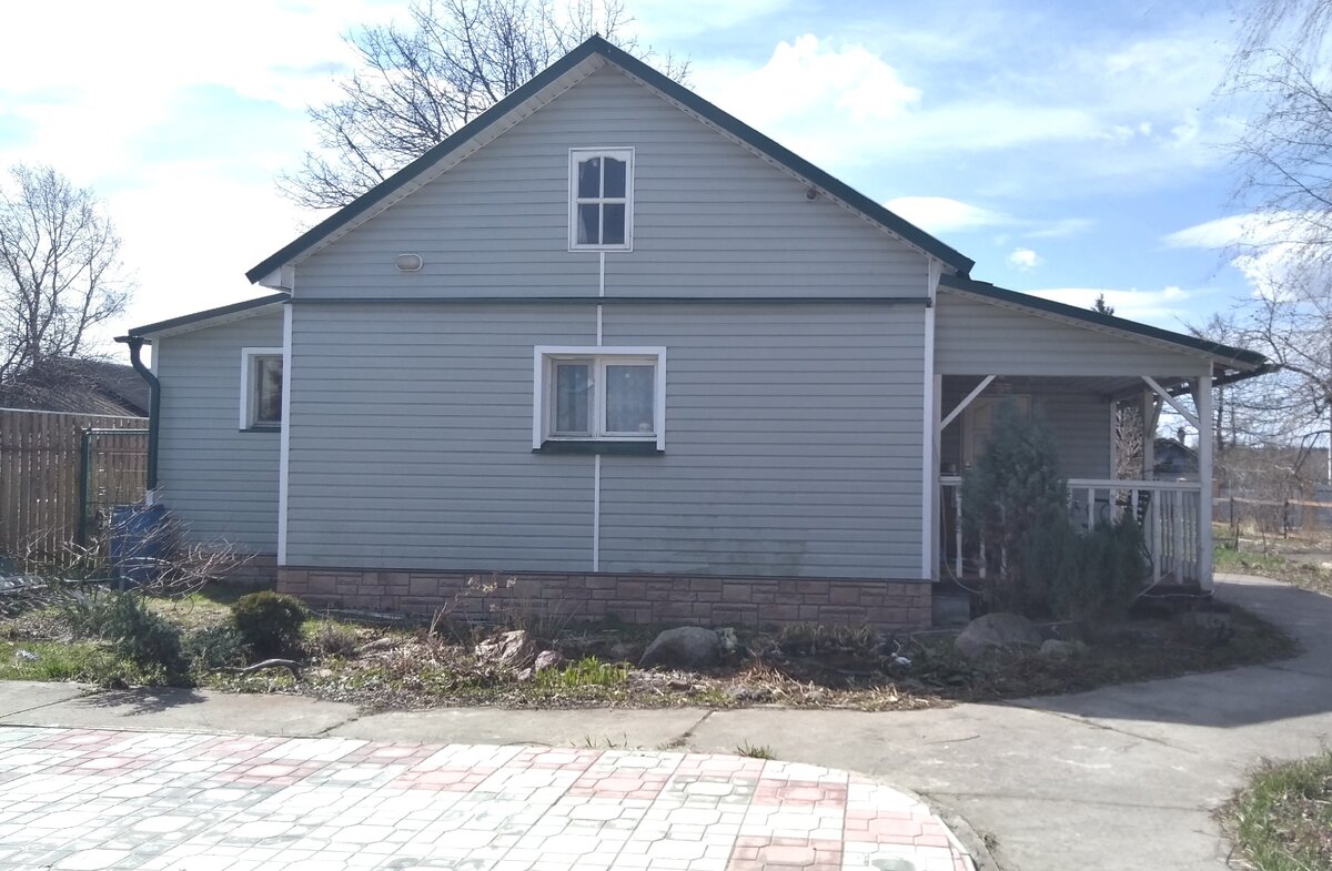 Так дом выглядит после утепления фасада.