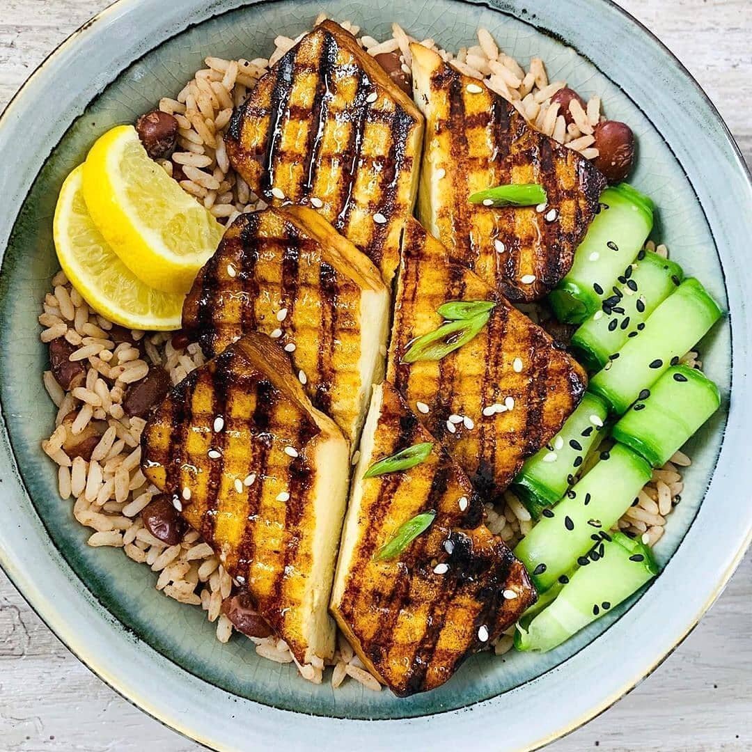 Мед. Лимонный Жареный Тофу.Источник фото-сайт:https://clck.ru/T6CW3