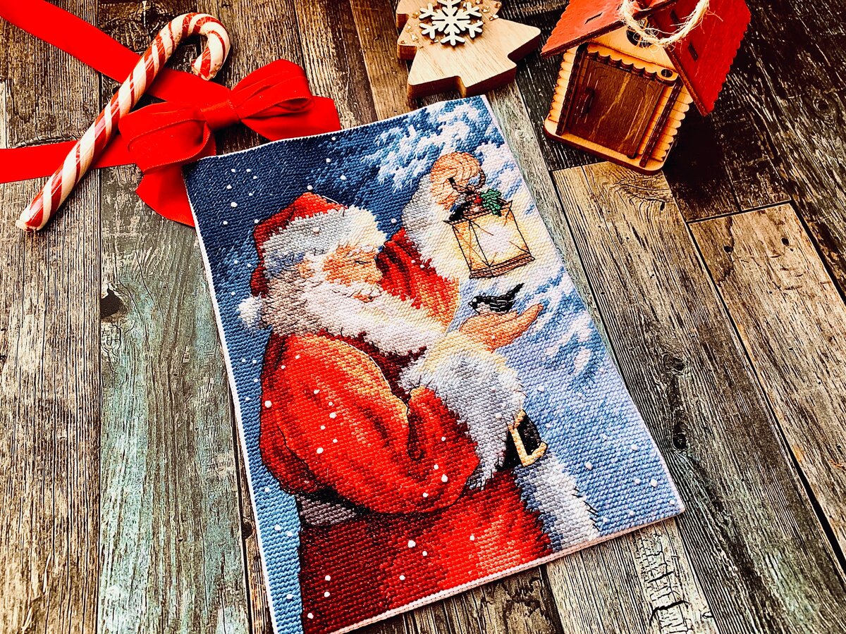 Моя готовая вышитая работа от Дименшенс "Пернатый друг Санты"