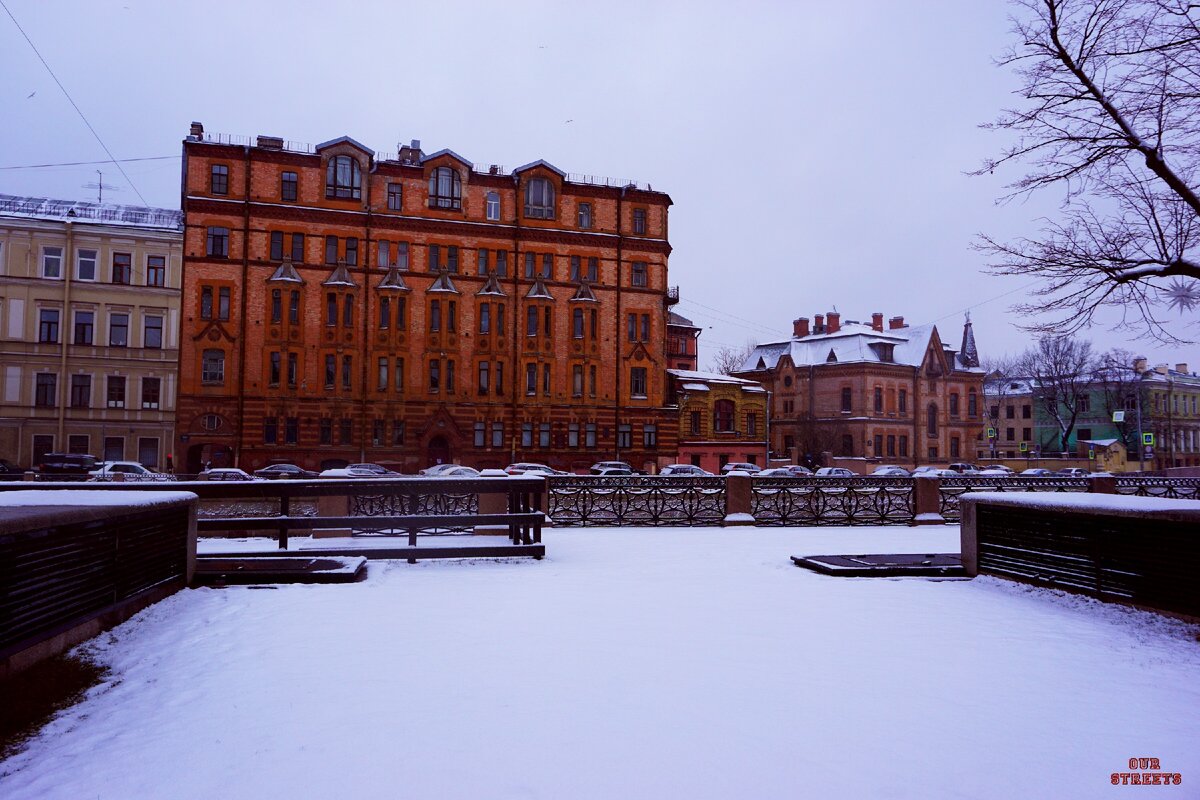 Собственный дом, мастерская и особняк.
