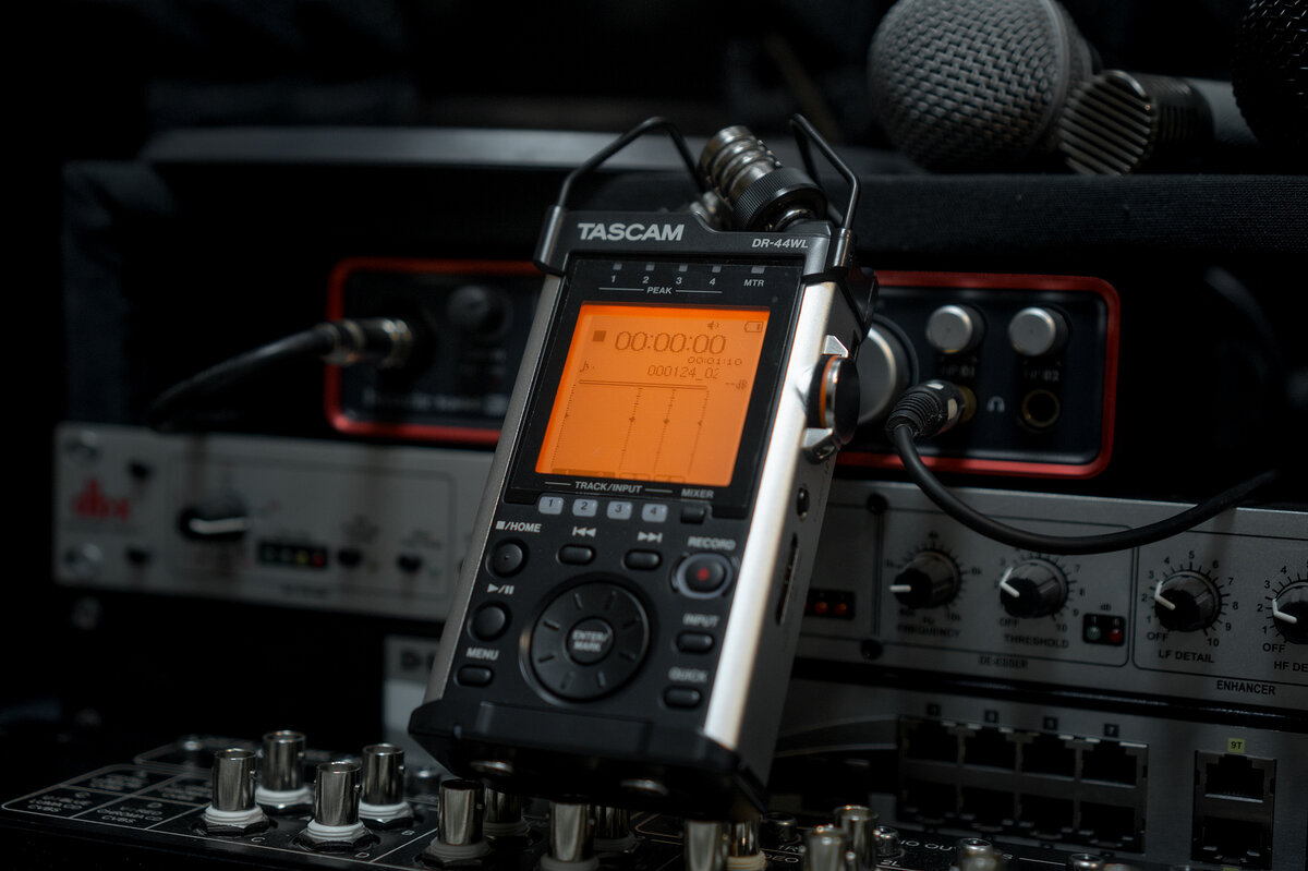 Tascam DR-44WL это целая студия в корпусе размером с смартфон