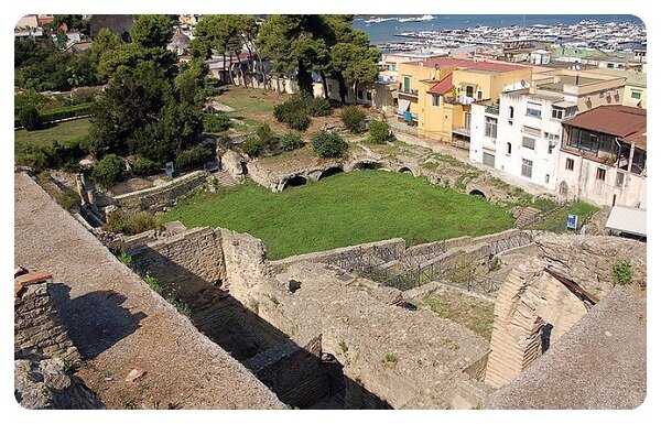 здесь была найдена статуя Афродиты