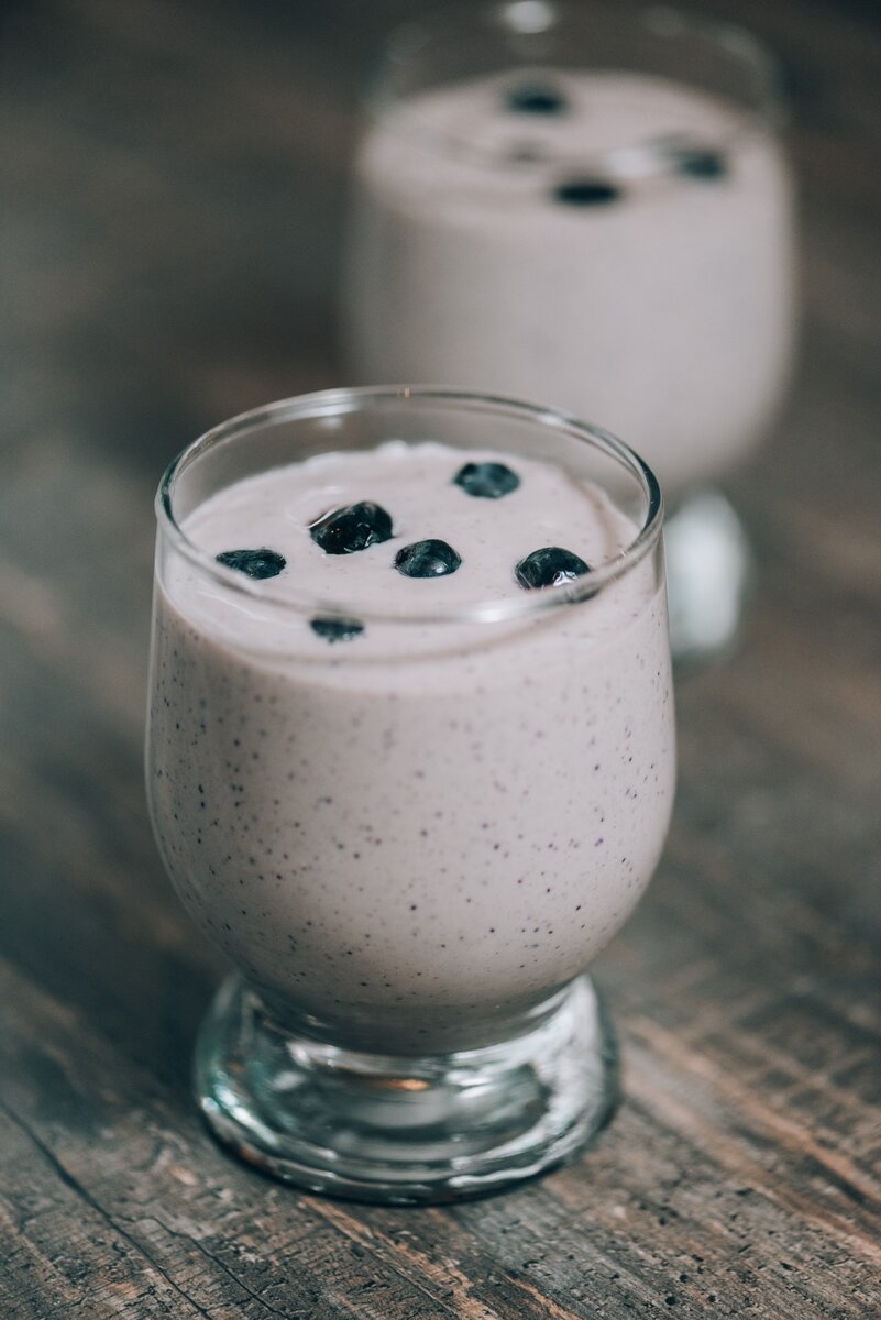 Сверху в йогурт можно положить ягоды