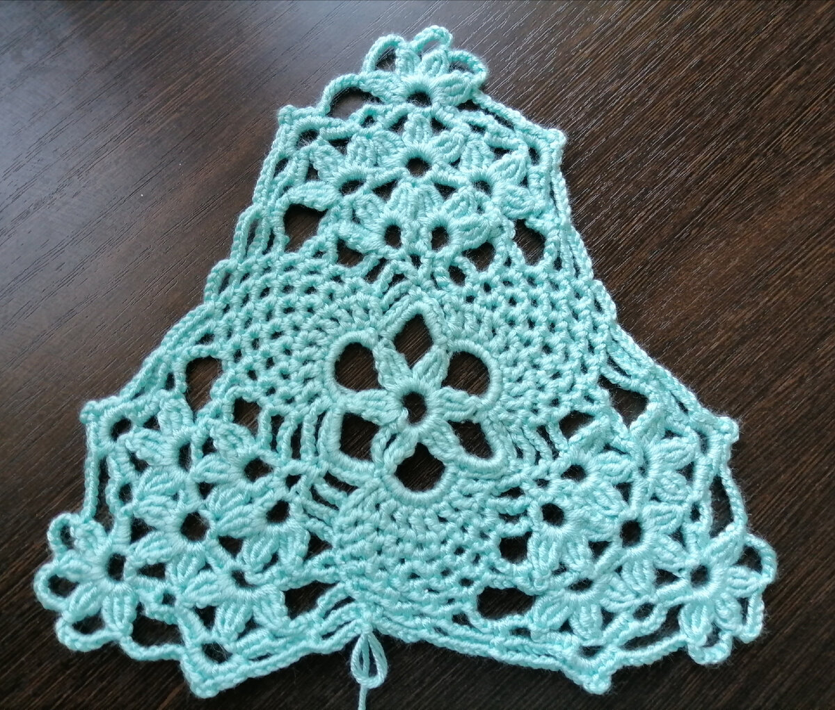 Треугольный мотив крючком. 