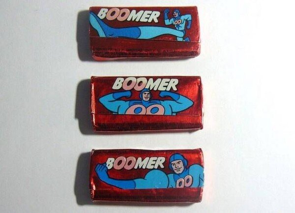 2. Boomer 
Boomer — это не просто жевательная резинка, это целая легенда о супергерое с суперспособностями растягиваться до невероятных размеров, чтобы спасти детей из опасных ситуаций.

Из жевательных резинок Boomer получалось надувать самые большие пузыри. А детвора во дворах даже устраивала соревнования, у кого получится надуть самый большой пузырь из жевательной резинки.