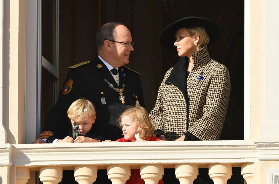 Княгиня монако шарлен 2022. Князь монако альбер. Альбер ii князь монако дети. Шарлин уиттсток. Альбер и шарлин монако.