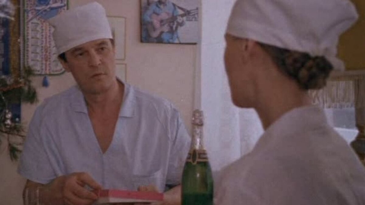 Наконец то Юра стал есть конфеты (после того как начал брать взятки)