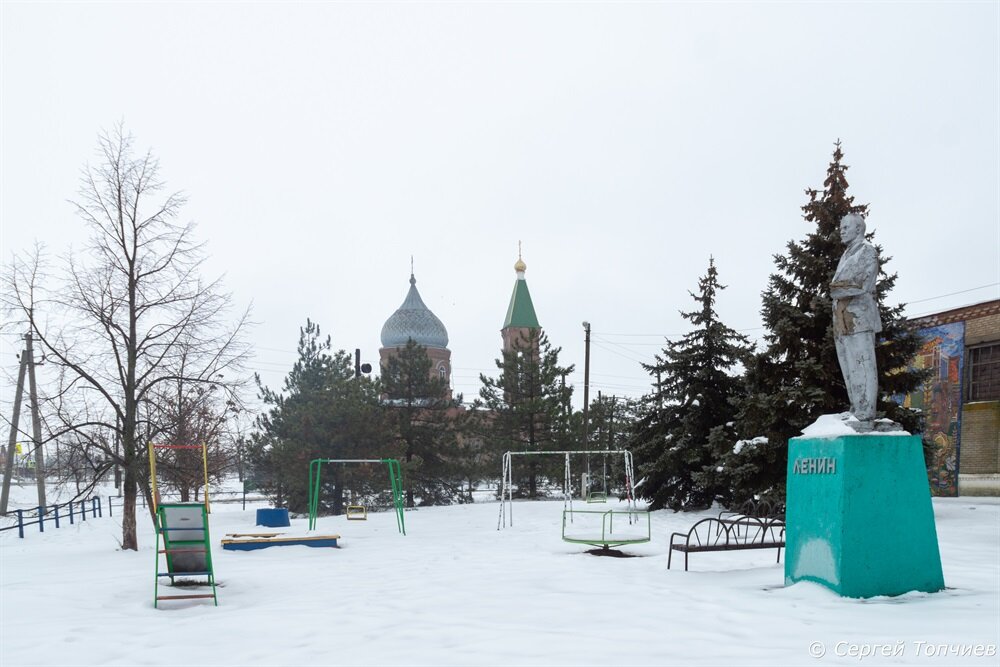 И храм и Ленин