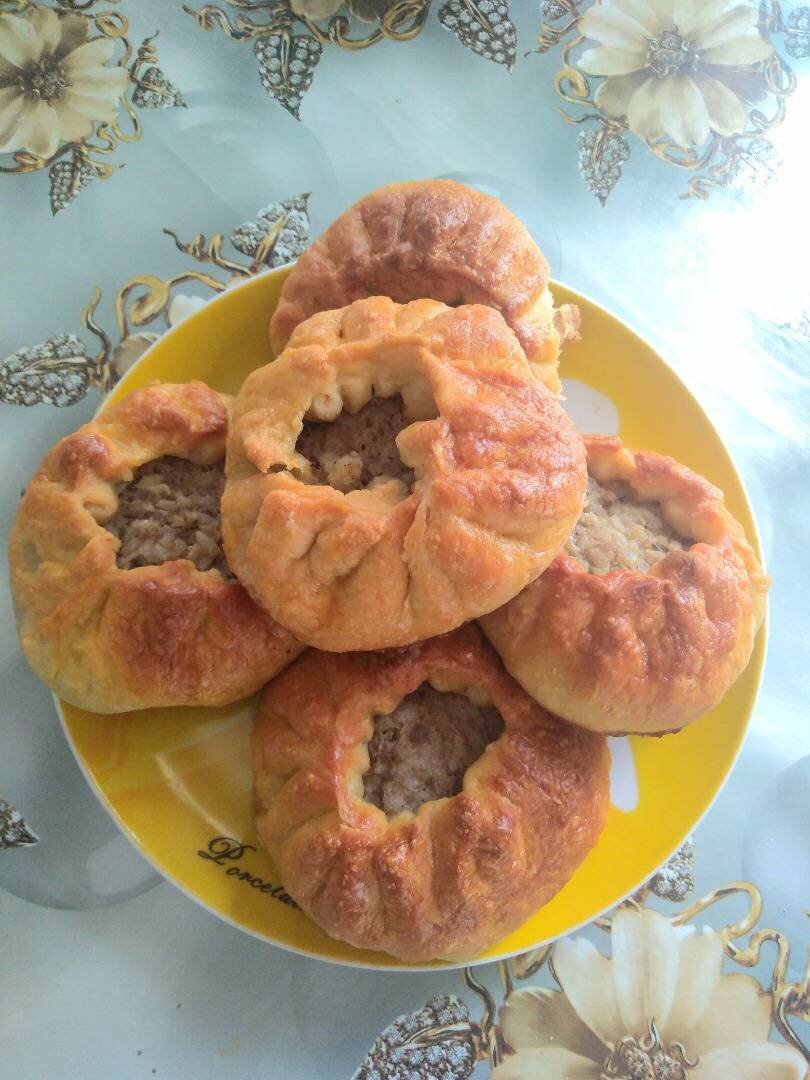 Вак балиш на кефире. Вак балиш с мясом и картошкой. Татарская кухня перемячи. Форма беляшей. Вак балиш.