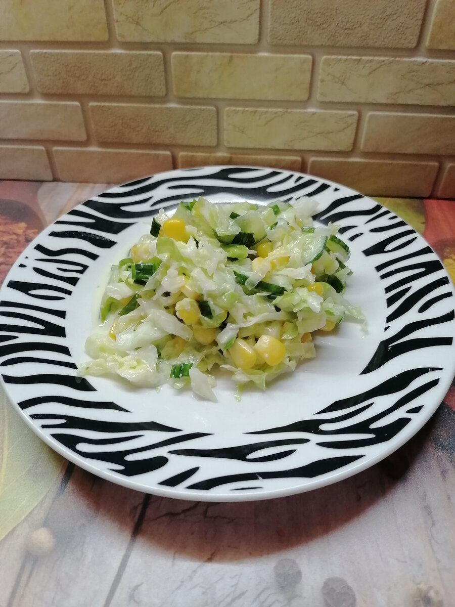 Моя фантазия уже на нуле. Поэтому если есть рецепты салатов с капустой, поделитесь пожалуйста. 