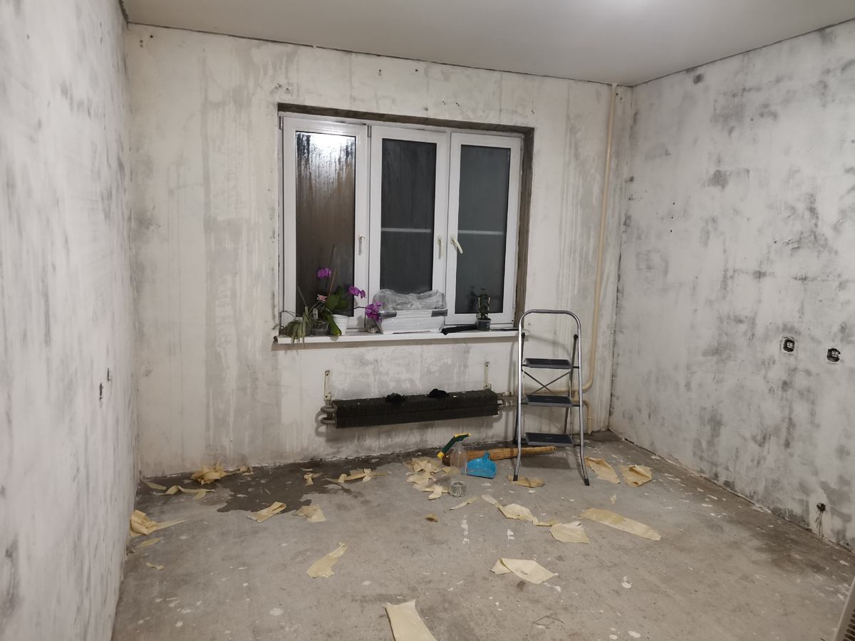 Вот недавно ремонт делал в комнате. Тоже писал об этом. Цены улетели в космос...