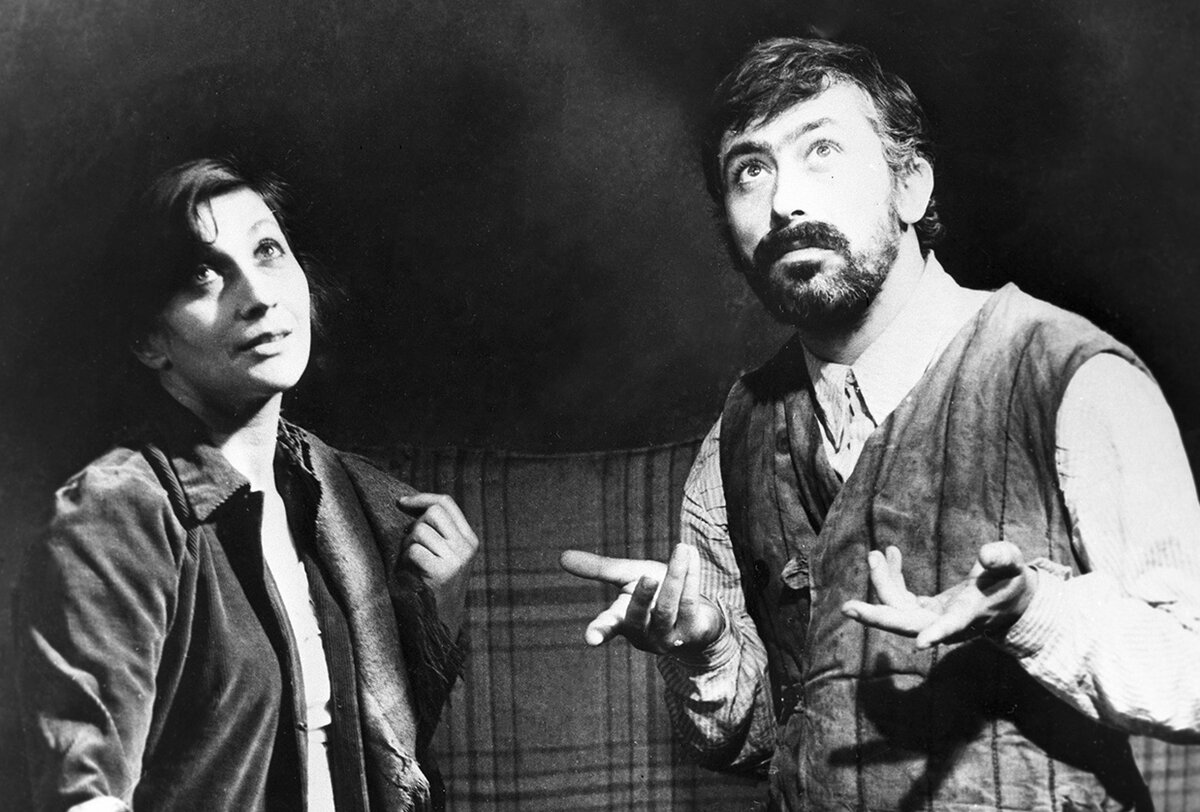 Софико Чиаурели и Вахтанг Кикабидзе в фильме «Мелодии Верийского квартала», 1973 год. Фото: РИА «Новости»