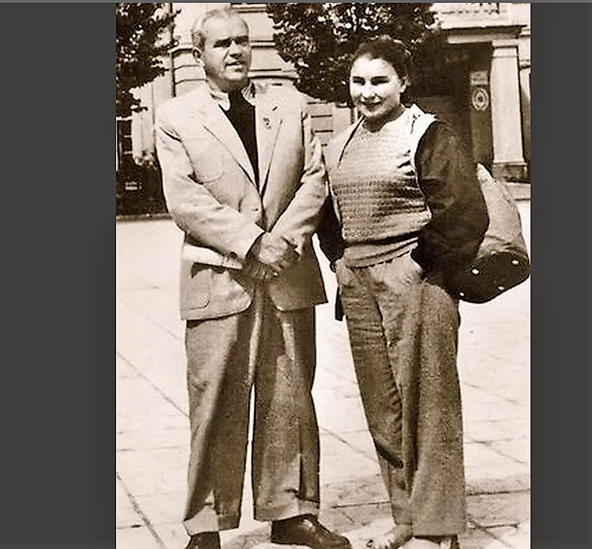   Известную актрису Галину Макарову знают по ролям бабушек, которых она исполняла.
Так вышло, что по политическим причинам она поменяла себе имя на Галину.-4