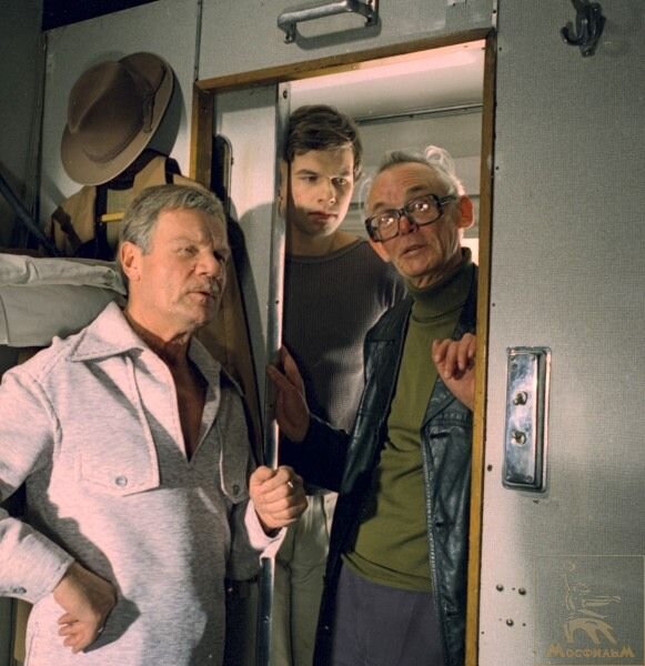 Михаил Пуговкин, Леонид Гайдай и Андрей Толшин на съемках фильма "Спортлото-82" (фото mosfilm.ru)