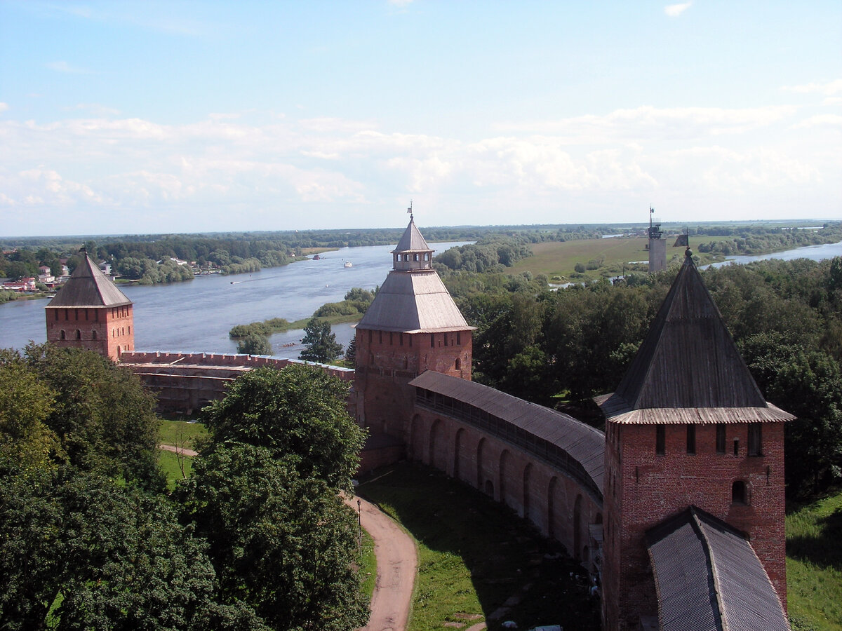 Волхов с башни Новгородского кремля