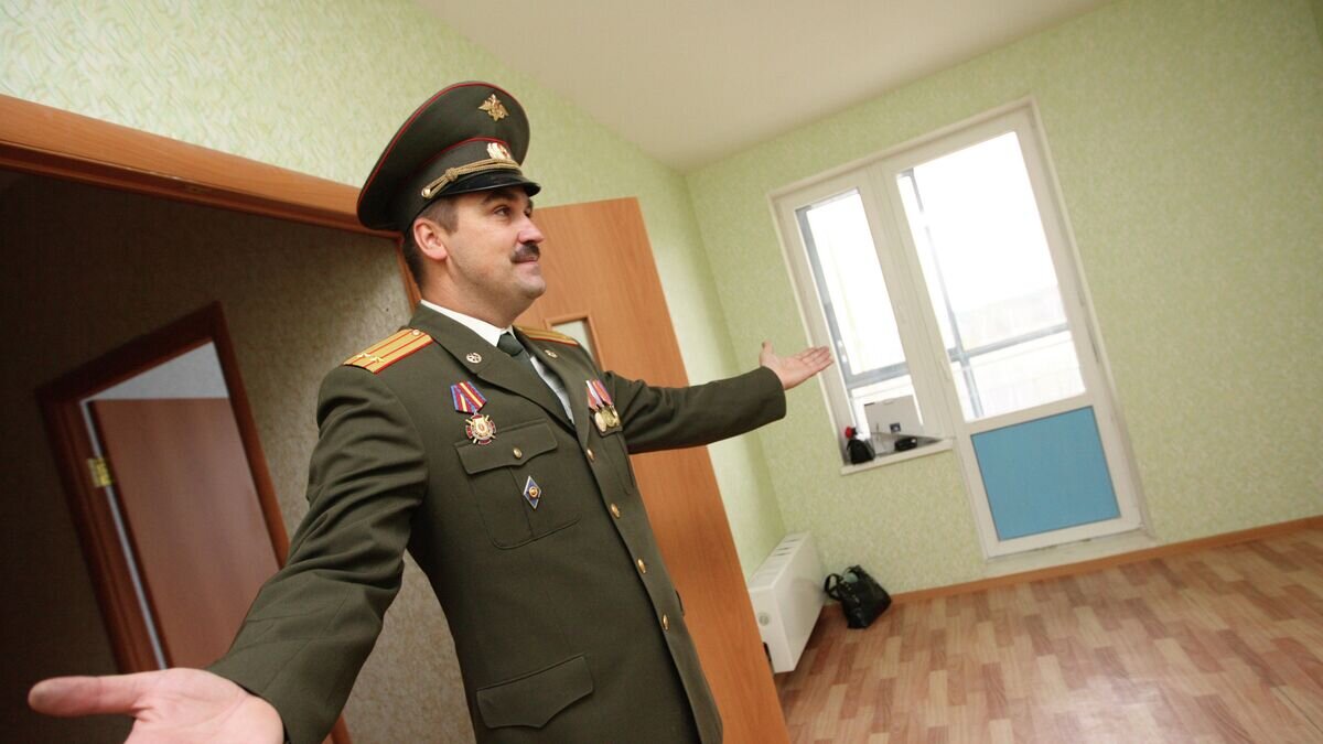    Семьи офицеров запаса Приволжско-Уральского военного округа получили квартиры© РИА Новости / Павел Лисицын