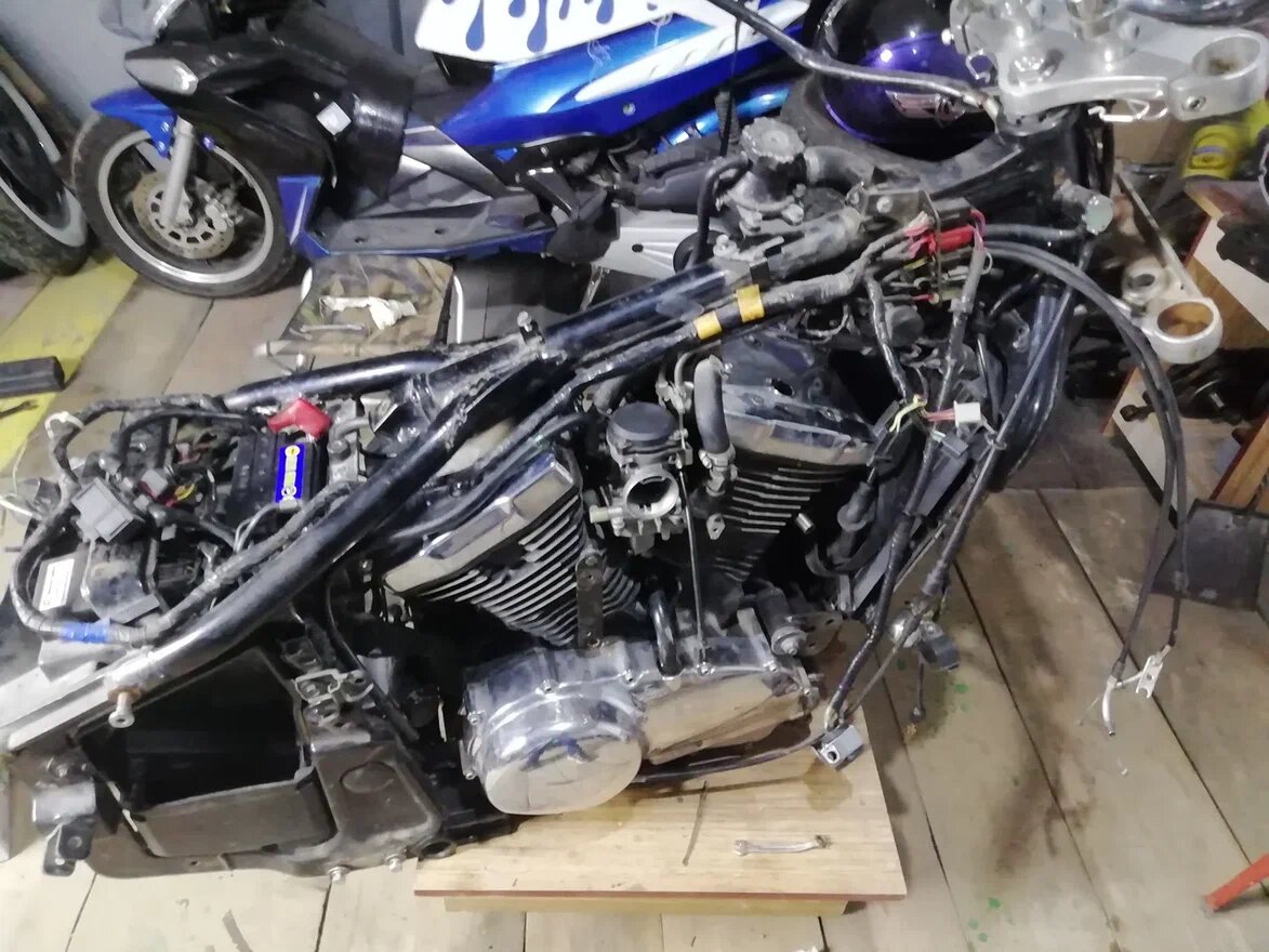 Труп Kawasaki VN400 