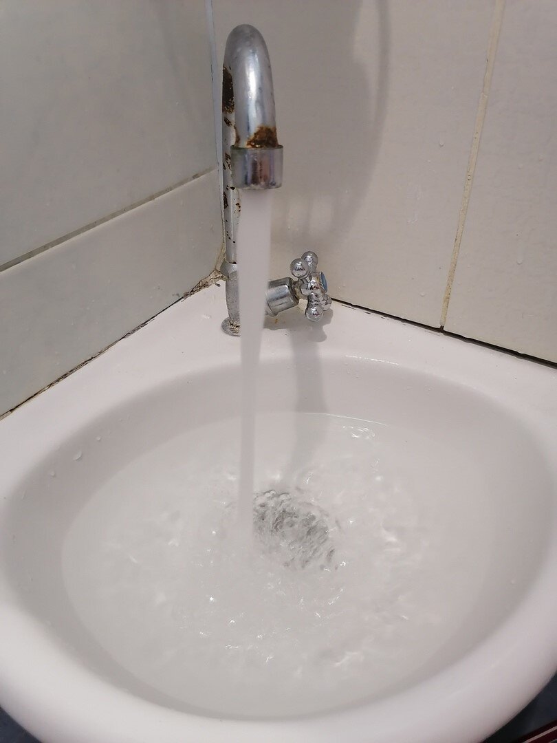 Почему плохо уходит вода в ванной