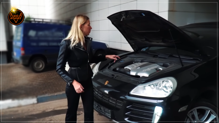 Подкапотное пространство Porsche Cayenne. Лиса Рулит