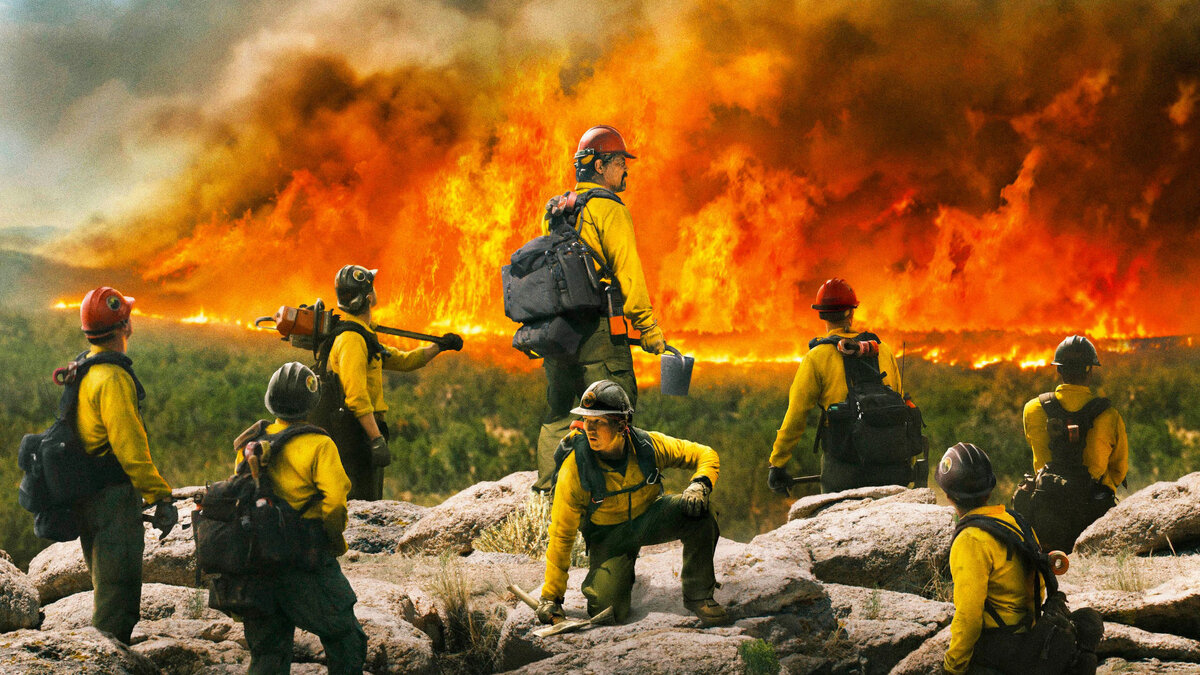 История о команде пожарных под названием Granite Mountain Hotshots, столкнувшихся в Аризоне с одним из самых смертоносных пожаров в истории.