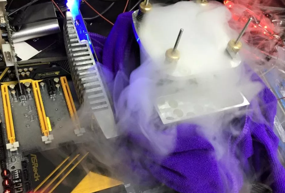 Overclocking scanner. Оверклокинг процессора. Охлаждение ПК азотом. Охлаждение процессора жидким азотом. Азотное охлаждение для ПК.