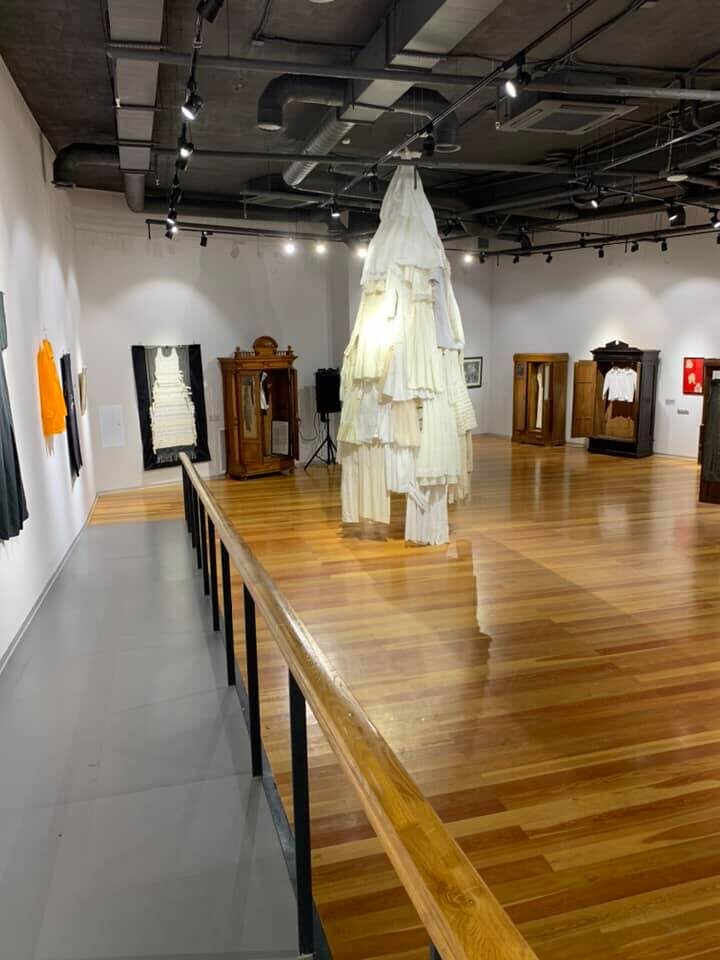 Инсталляция "Праздники". Фото: https://www.facebook.com/groups/188844748242488