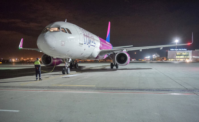 Самолет Wizz Air в Пулково