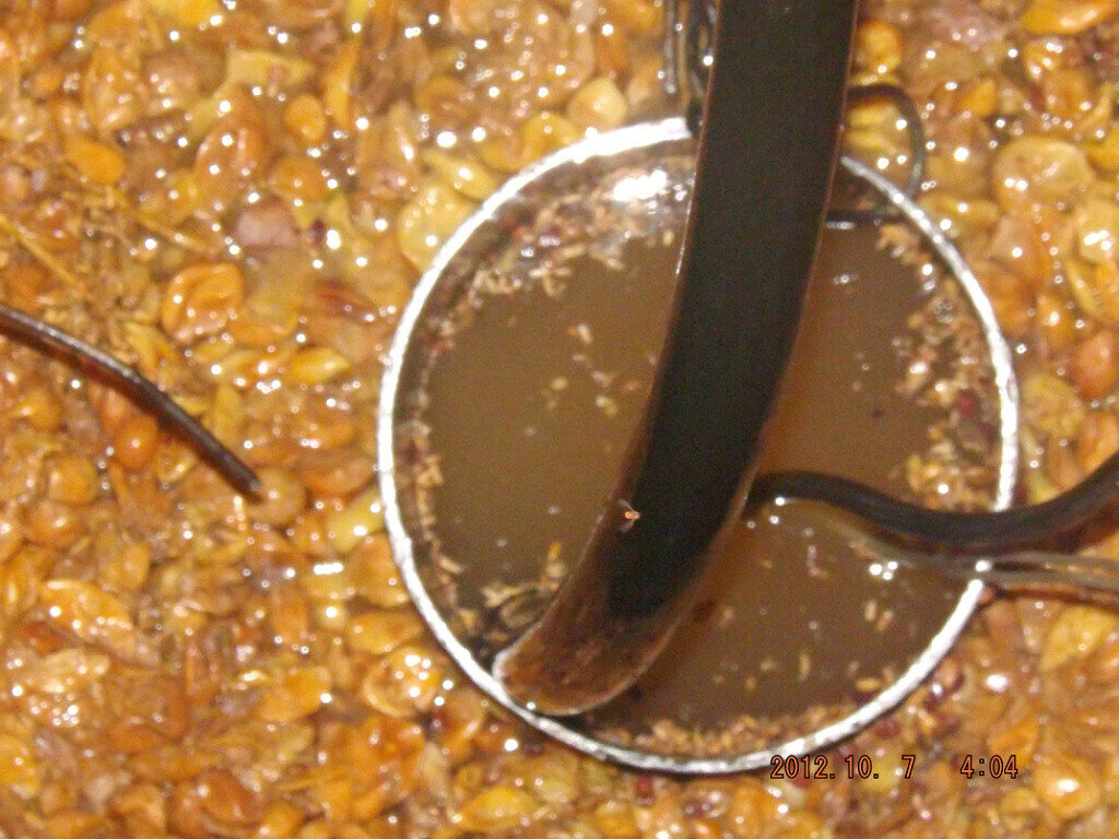 Чача-это продукт перегонки виноградного материала,относится к классу виноградных бренди.