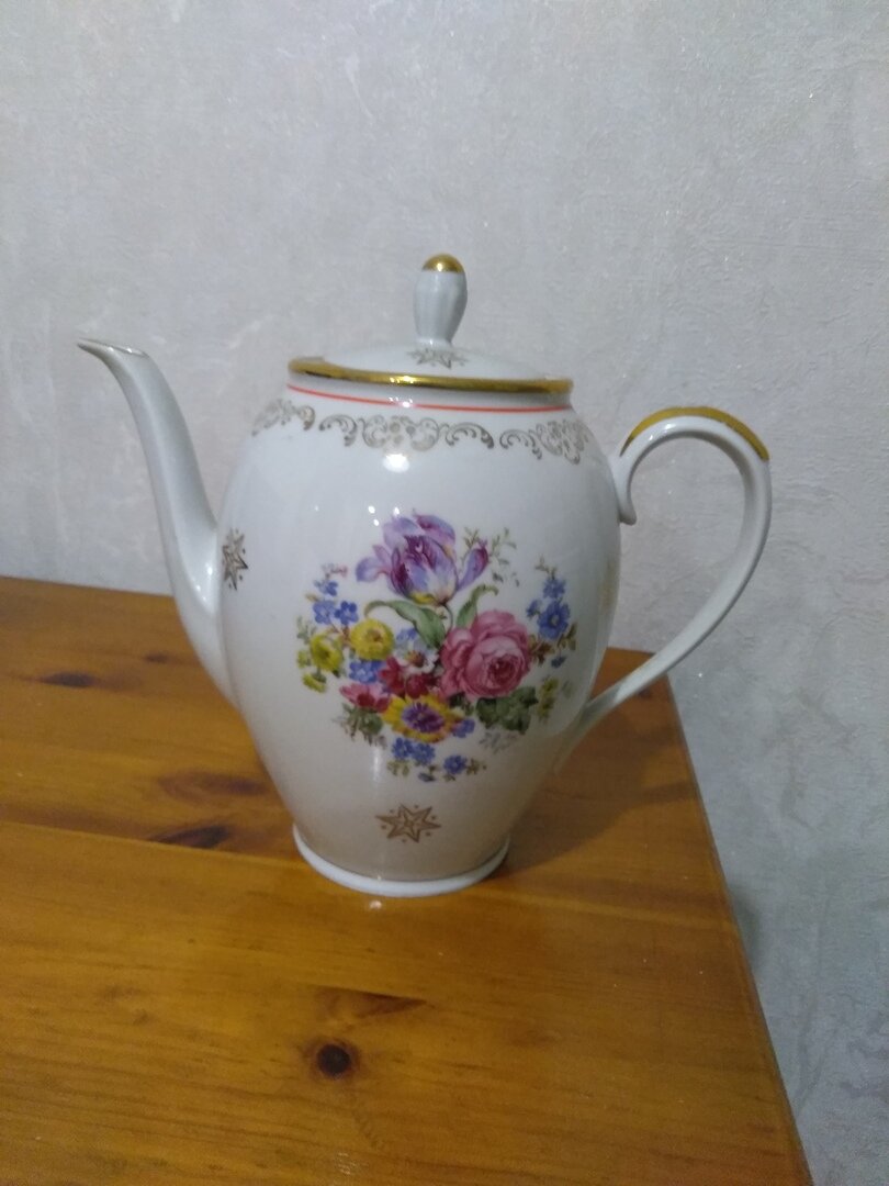 Один из участников тех чаепитий