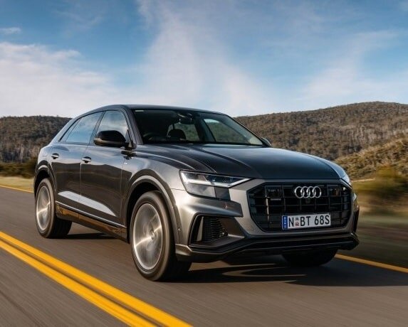 
На первом месте по качеству обработки кузова, конечно же, расположился внедорожник от Audi. Ведь именно этот производитель первым начал выпуск автомобиля с оцинковкой – им был Audi 80. Уже с 1986 года все модели Ауди покрывались оцинкованным покрытием.