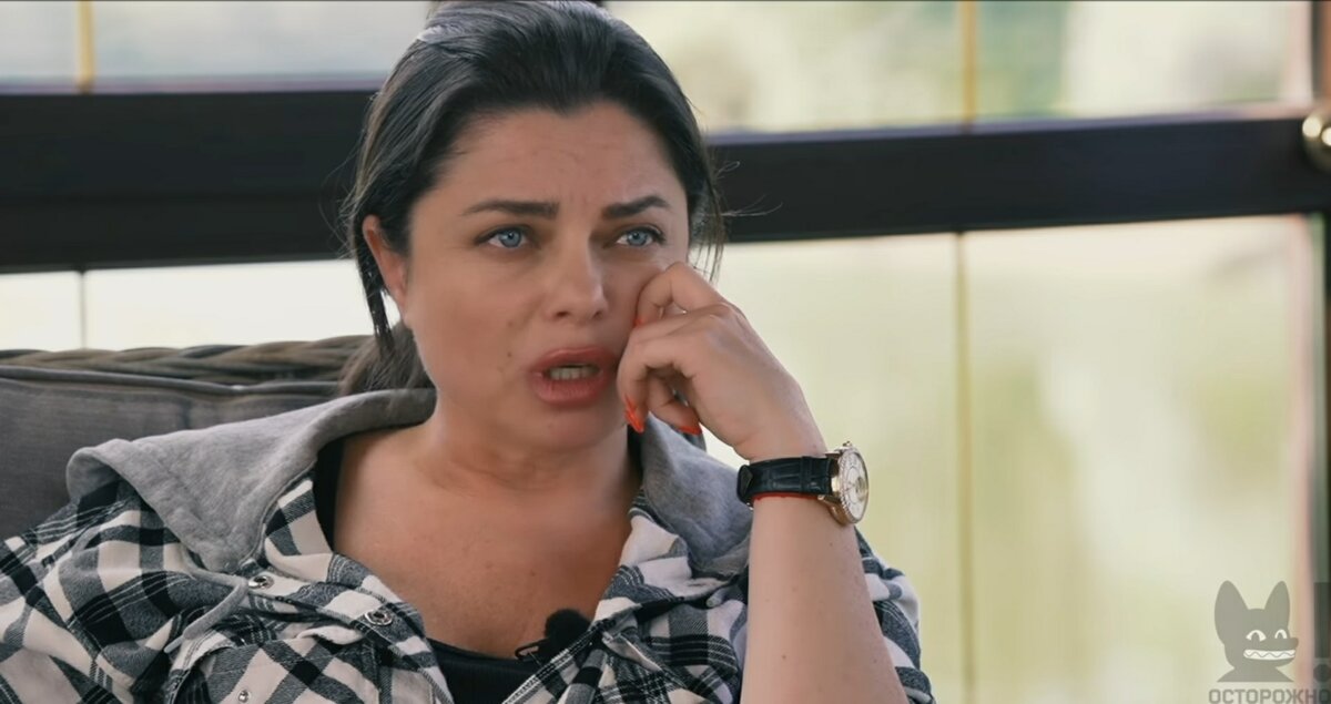 Грустные глаза Натальи Королевой. Фото: скрин с программы.