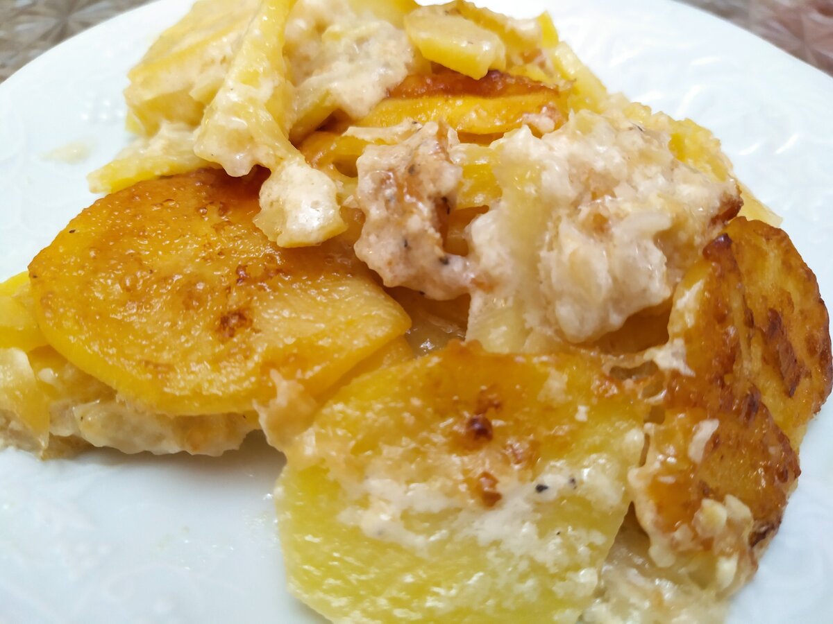 Запеченный картофель в духовке с сыром и сметаной – пошаговый рецепт приготовления с фото