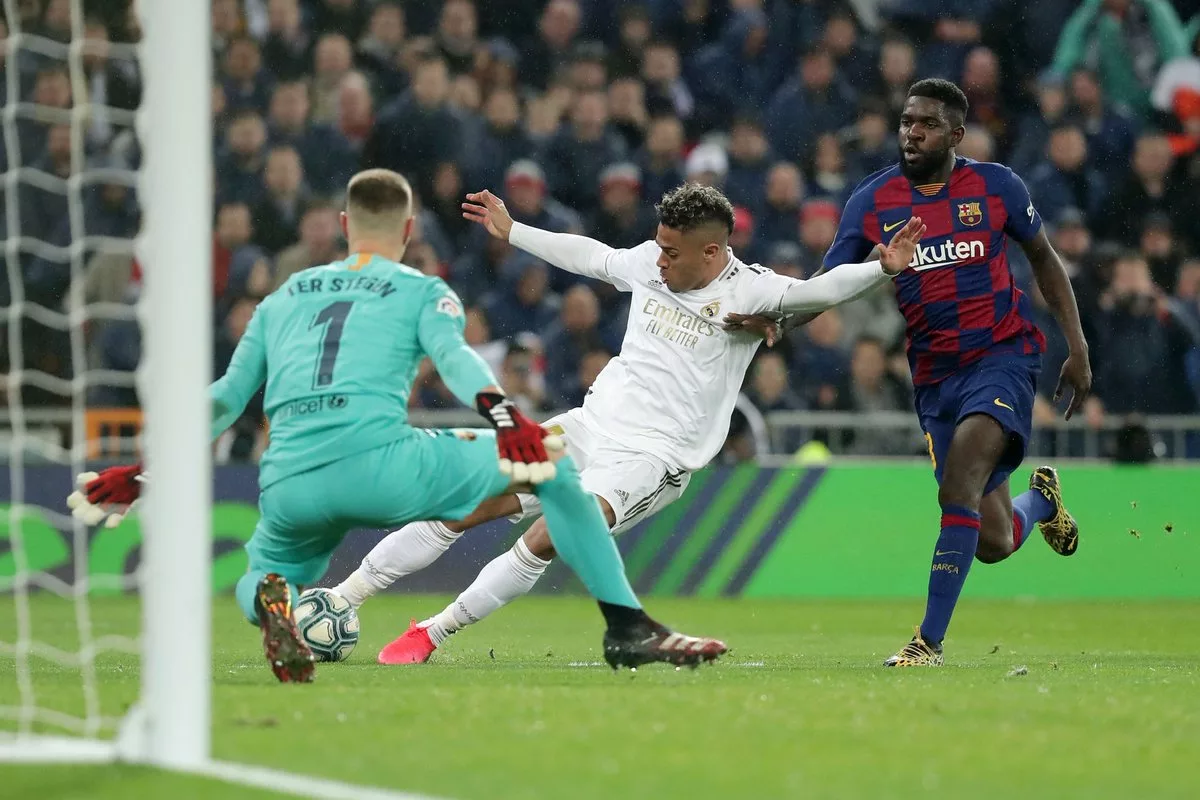 CoronSport Барселона - Реал Мадрид. Шансы на победу. Картинка с сайта twitter.com пользователя AvFtbl