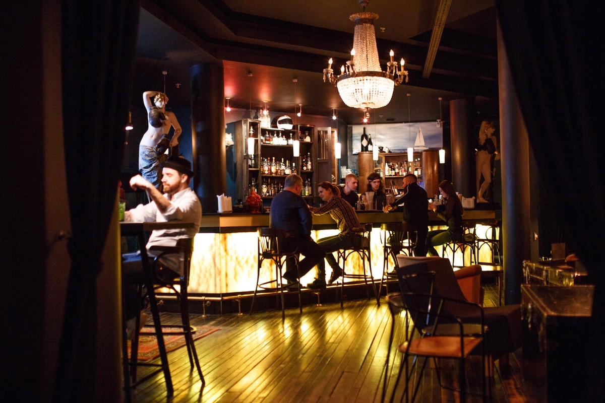 «Квартира Кости Кройца»: ресторан, бар и апартаменты | РБК Стиль