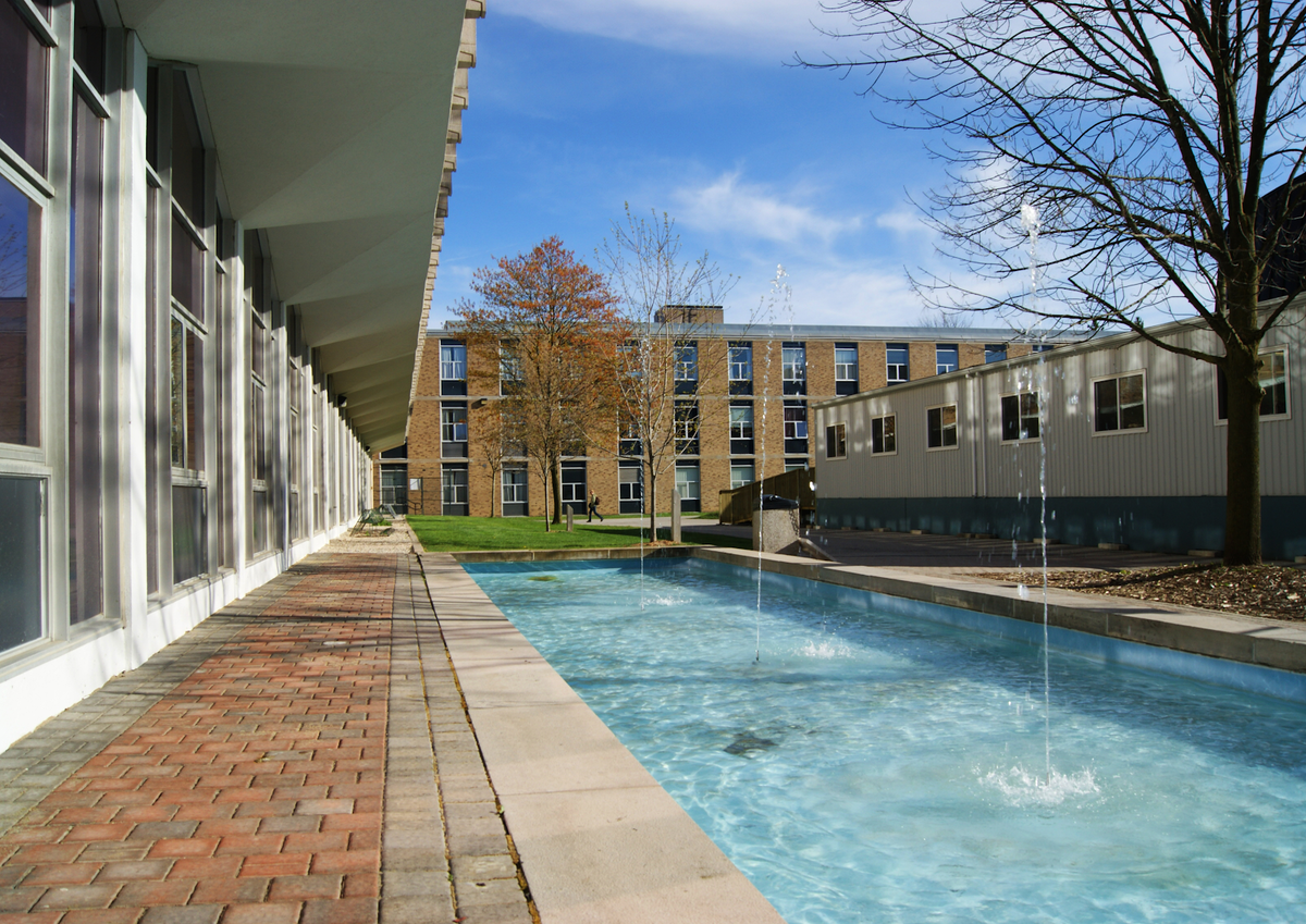 Computer science colleges. Университет Ватерлоо. Уотерлу Канада. Ватерлоо Канада. Waterloo вуз Канада.