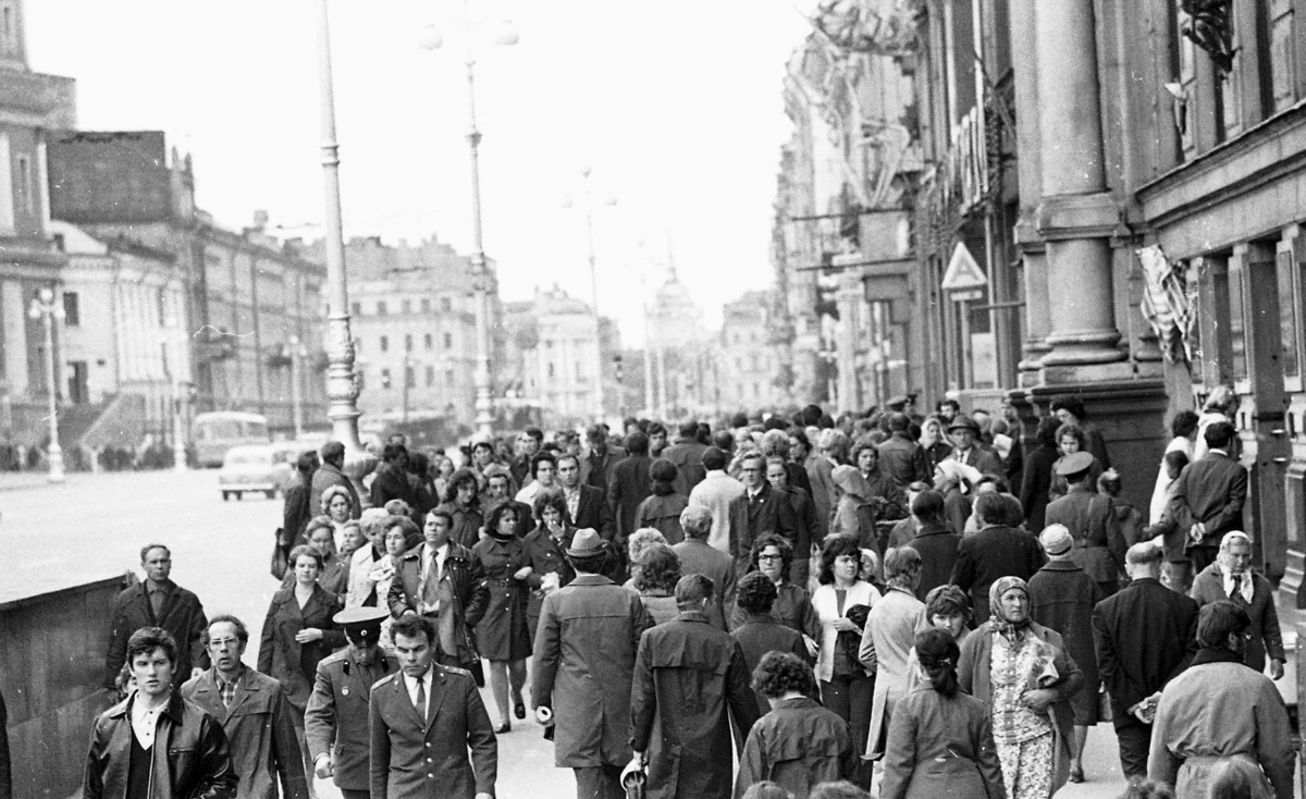 Xx век в ссср. Невский проспект 1970-е. Ленинград 1972 год Невский проспект. В СССР проспект Невский 1970. Ленинград 1970 год.