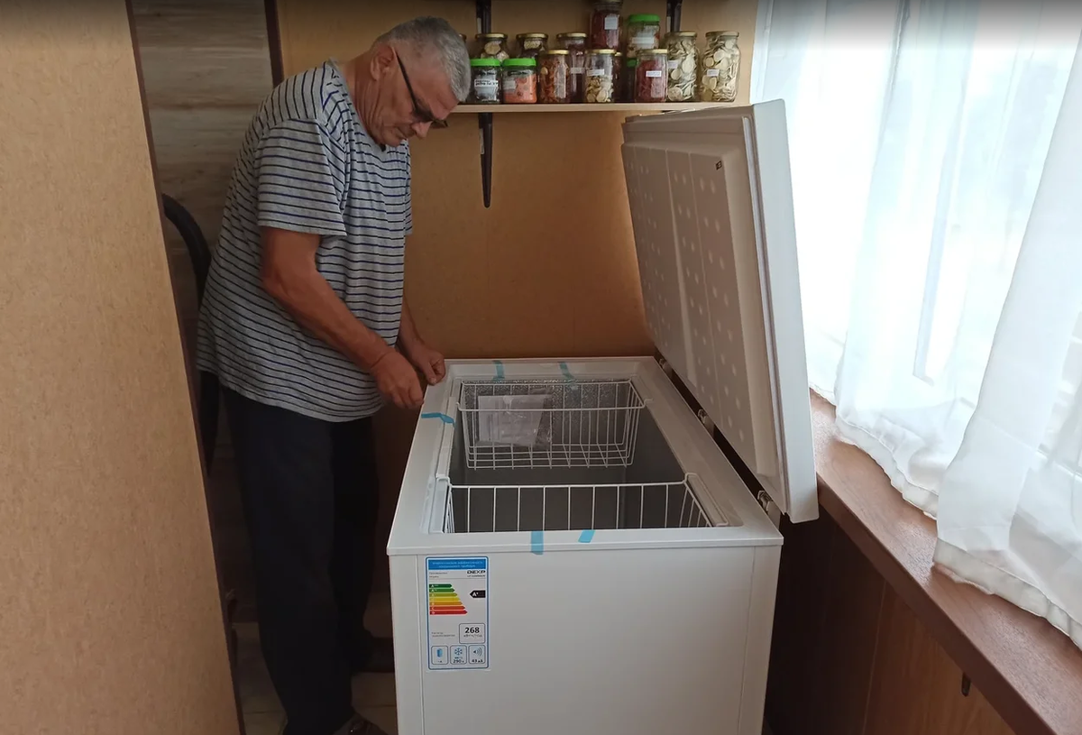 "Собакам мяса наморозим!" - мечтает Эдик