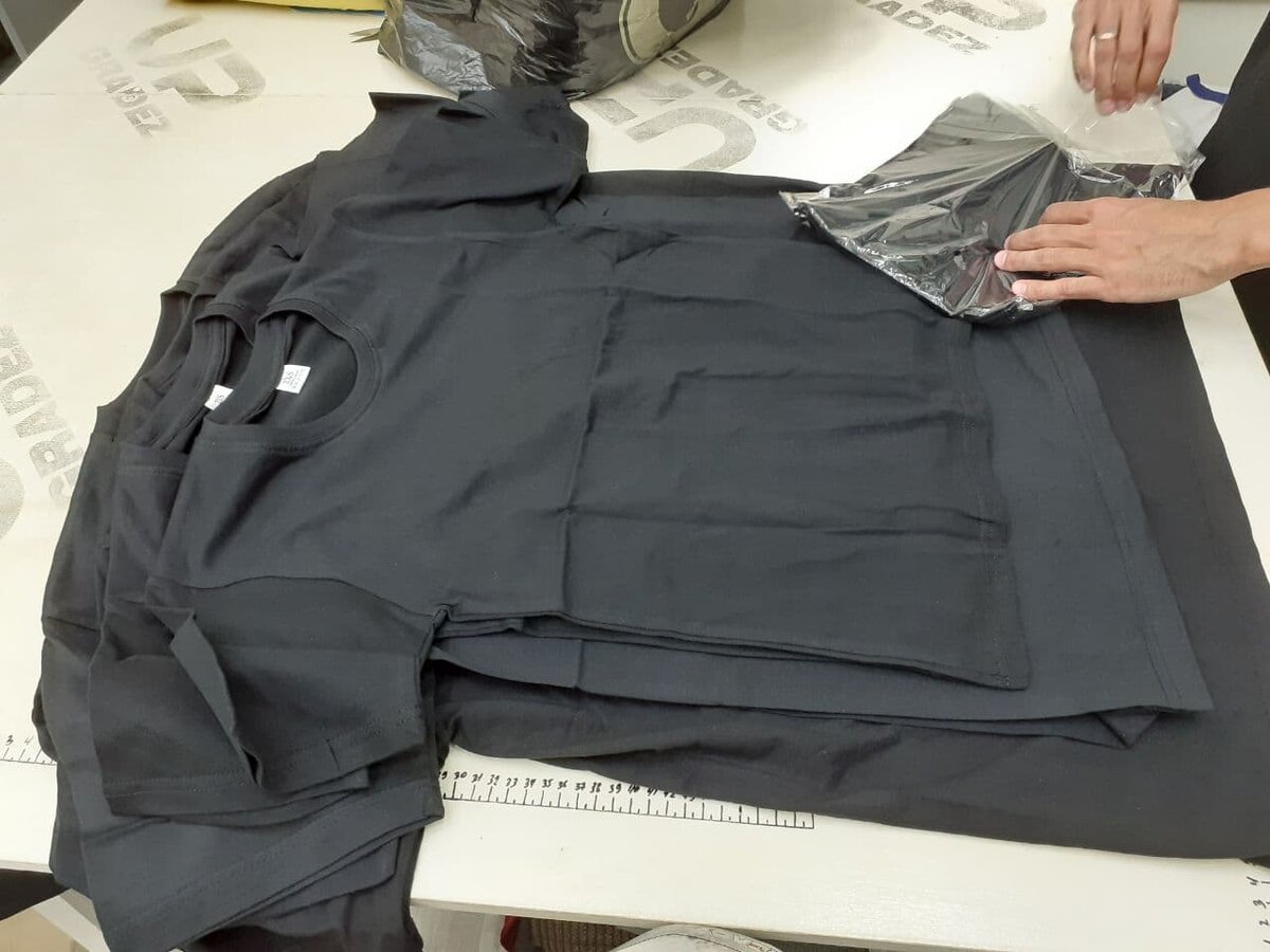 Вот исходный материал. Футболки.