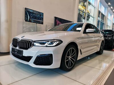 ₽Nissan Skyline 1998Новый BMW 5 серии от 3 090 000 руб.