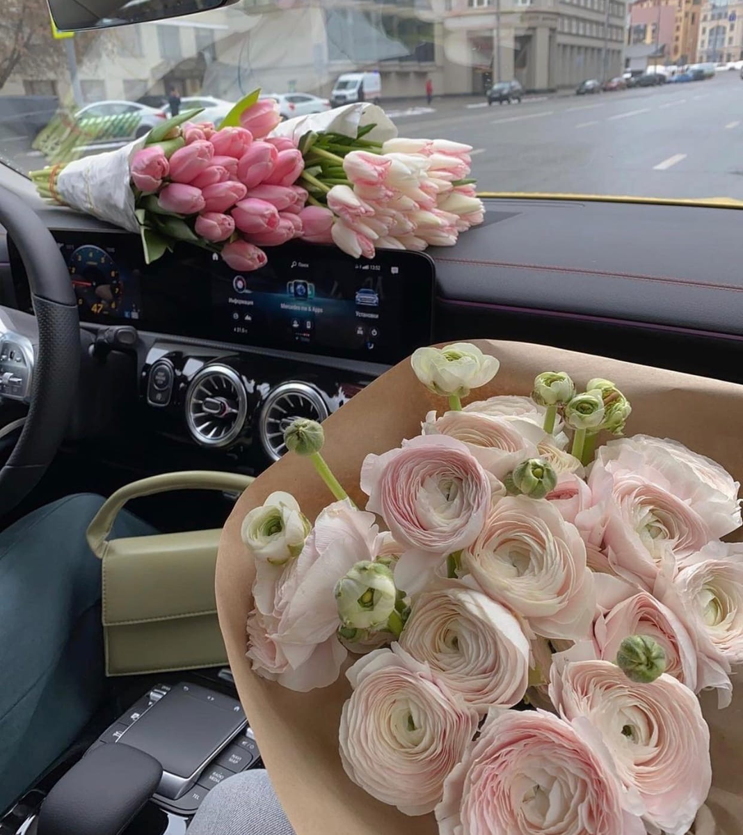 5 красивых весенних ароматов, с которыми чувствуешь себя нежной, успешной и привлекательной